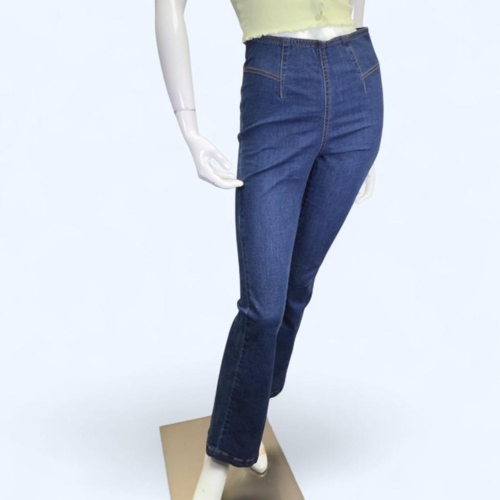 High rise Y2K inspired medium wash flare jeans - Picture 2 of 8